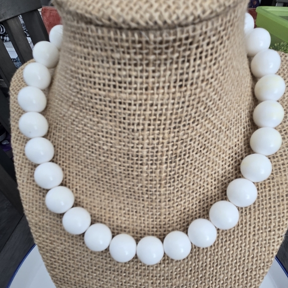 Vintage White Beaded Choker Necklace - Picture 1 of 7